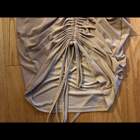 PrettyLittleThing Ruched Dress - Picture 4 of 5